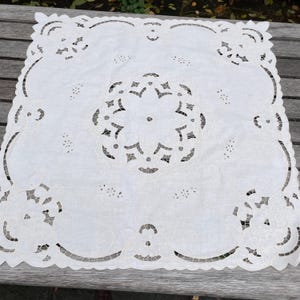 ヴィンテージ刺繍ハンドメイドカットワークテーブルクロスフラワー