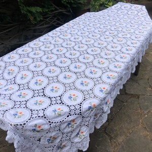Rare Vintage Handmade Embroidered Cross Stitch Crochet Tablecloth Linen Flower Roses Tea Party Banquet Wedding Lace Edge