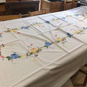 Stunning Vintage Handmade Extra Large Flower Appliqué hand sewing table decorations Tablecloth