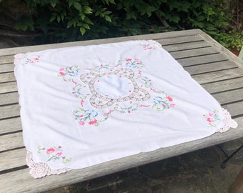 Vintage Embroidered Cross Stitch Hand Made Tablecloth Flower Tea Party Linen Beige
