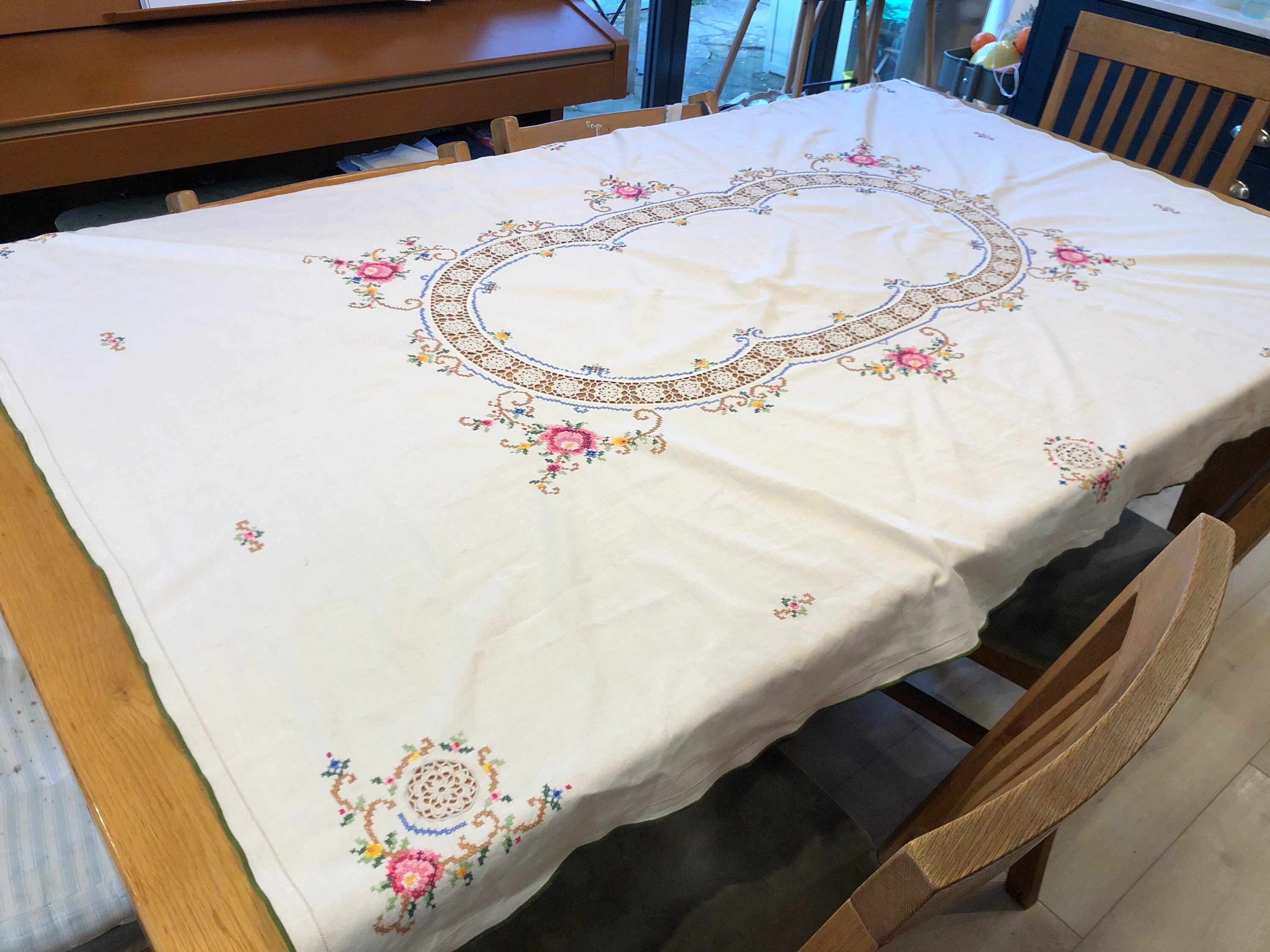 Matches21 Tovaglia Country 85x85 Cm Con Ricamo A Cuore E Pois - Bianco Crema E Grigio Chiaro - 100% Poliestere - 4
