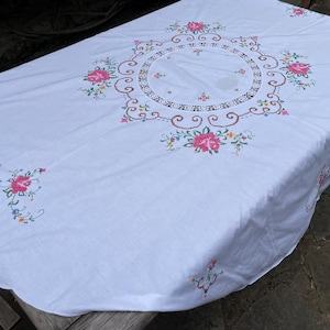 Stunning Vintage Handmade Embroidered Cross Stitch Tablecloth Rose Flower Crochet Details CS44 White