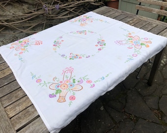 Wunderschöne Vintage-Tischdecke aus besticktem Leinen, handgefertigt mit Blumenmuster für die Teeparty