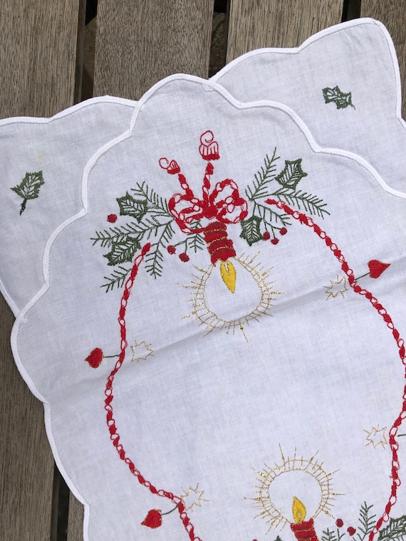 Vintage Embroidered Christmas Tablemats Placemats Tray Cloth Napkin