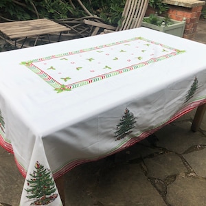 Beautiful Vintage Christmas Tree Print Tablecloth Oblong Christmas Gift