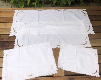 ヴィンテージのハンドメイド刺繍入りホワイトテーブルクロスとテーブル