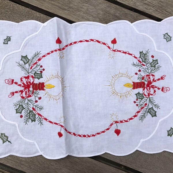 Vintage Embroidered Christmas Tablemats Placemats Tray Cloth Napkin Candle And Holly