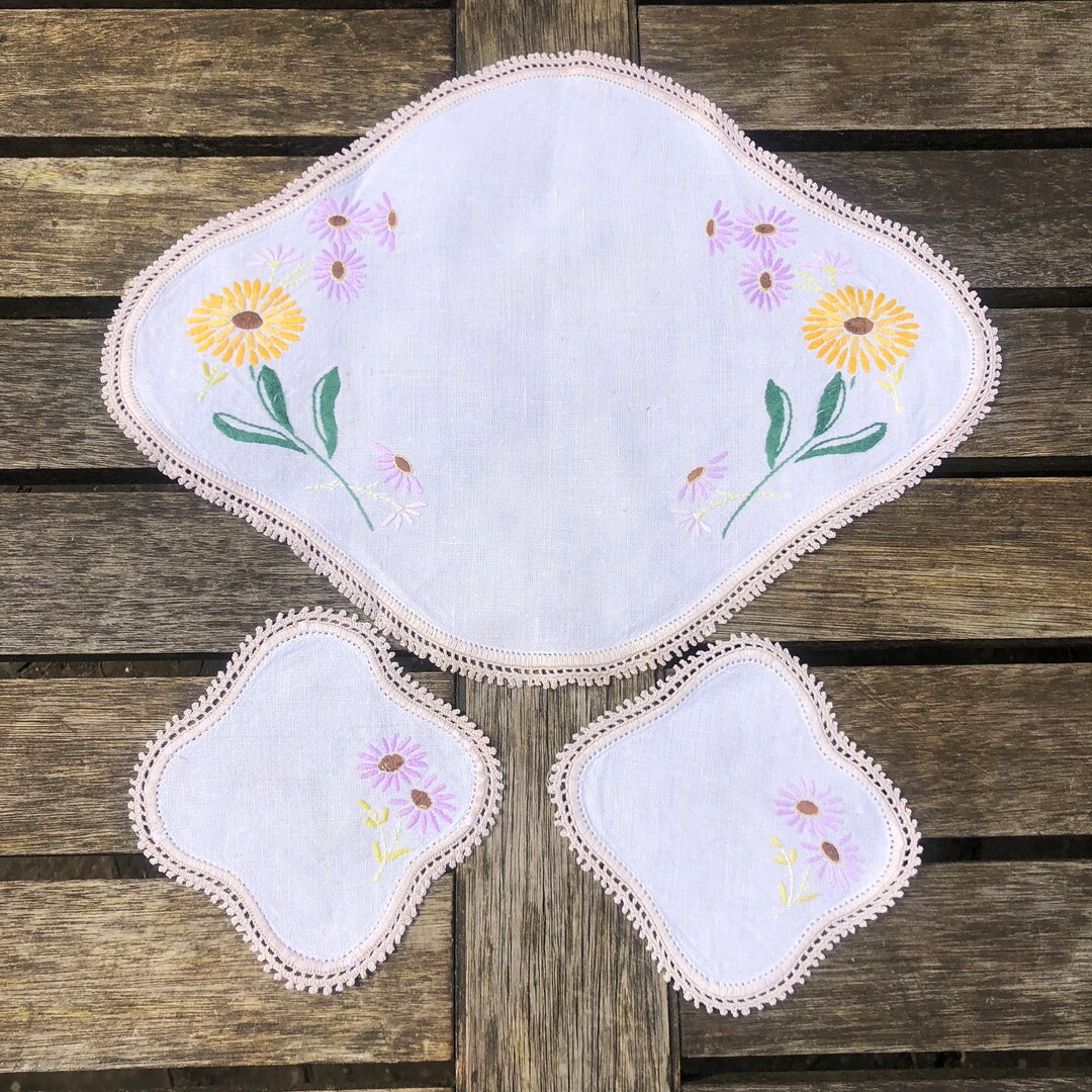 Set of 3 Vintage Floral Hand Embroidered Linens Dressing Table Mats - Etsy