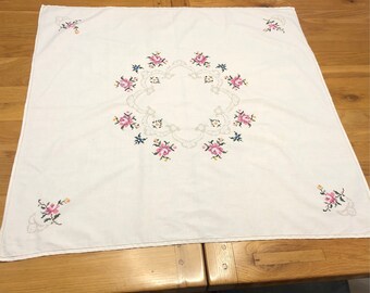 Vintage Embroidered Hand Made Cross Stitch Tablecloth Flower Tea Party Linen Beige