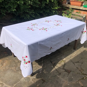 Beautiful Vintage Hand Embroidered Tablecloth Strawberry Design Rectangle Lace Detail Great For Summer Tea Party