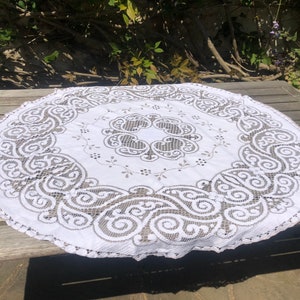 Vintage lace tablecloth table covering Nottingham lace beige details