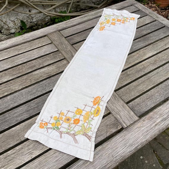 Beautiful Vintage Hand Embroidered Floral Table Runner Dressing Table Linen  Mat Beige - Etsy