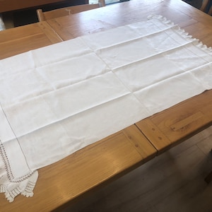 Vintage hand-made linen crochet lace edge tablecloth sofa cover table Runner Tulips