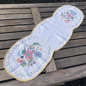 Vintage Hand Embroidered Hand Made Floral Tablecloth Table Runner