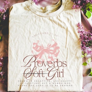 Camiseta Proverbios 31:30 para niña: camiseta con cita inspiradora, linda camiseta gráfica, regalo para ella, ropa cristiana, atuendo informal