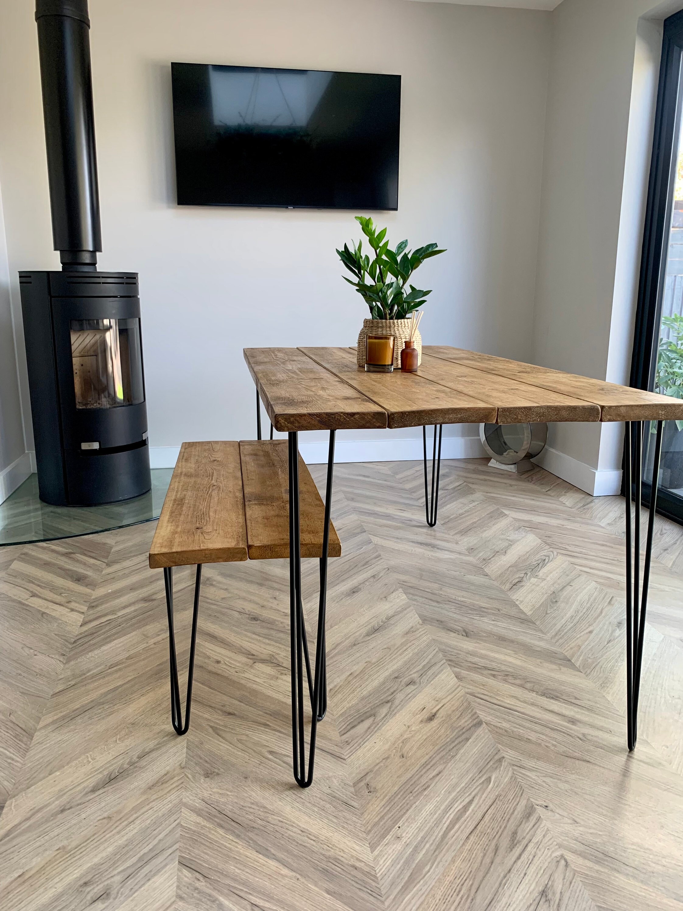 Hairpin leg on sale table wobble