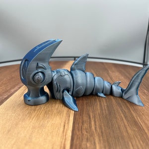 Articulated Hammer Head Shark