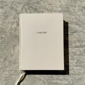 Undatierter christlicher Planer V2 - Glaubensbasierter moderner Planer Elfenbeinleder - Gebete, Bibelarbeit, Predigt, Ziele, Finanzen, Organizer, Fasten Bild 1