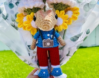 Crochet Flower Bouquet, Bad Bunny Frog with Camera, Puerto Rico Gift