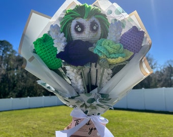 Beetlejuice Flowers Bouquet,  Chico Escarabajo, rose and tulip,Beetlejuice in Crochet, Gift Idea, Bug Juice Crochet