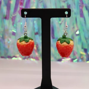 Strawberry Earrings – Kawaii Fruit Jewelry, Cute Summer Earrings, Handmade Strawberry Accessories, Cottagecore Gift, Y2K Statement Earrings