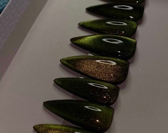 Pot Of Gold| 10 Piece Press On Nails| Green Cat eye Press On Nails