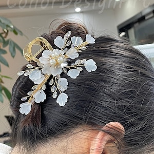 Eleganta vita pärlblommor hårklämmor, handvävda hårklämmor med blomsterpärlor, metallklämmor för tjockt och tunt hår, håraccessoarer till brud och bröllop bild 4