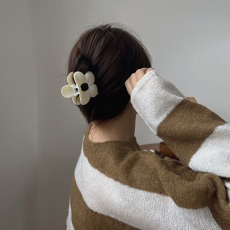 Matte Flower Hair Claw Clip Daisy Hair Claw Adorable Hair Etsy