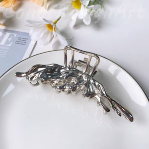 Silver Metal Liquid Butterfly Hair Claw Clip, Vintage Trendy Melt Butterfly Hair Claw Clamps,Minimalist Silver Hair Clip for Thick Thin Hair