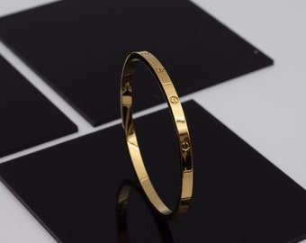 Minimalist Gold Finish Bracelet - Timeless Accessory