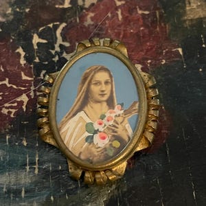 Vintage Franse katholieke broche, heilige Theresa