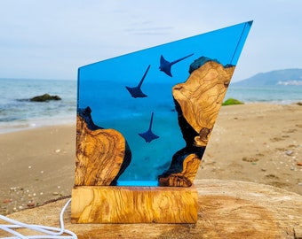 Resin&Olive Wood Stingrays Ocean Night Lamp-Epoxy Diorama Manta-Ray Night Light-Unique Home Art Decor-Personalized Gift for Him, Her