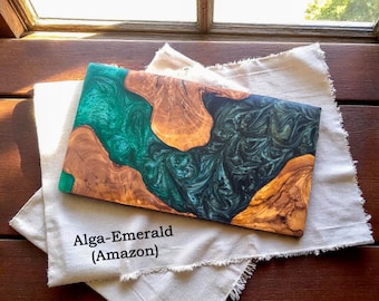 Tagliere per salumi personalizzato in resina e legno d'ulivo, tagliere in resina epossidica personalizzato, vassoio per formaggi e portate, decorazione da cucina unica, regalo di inaugurazione della casa