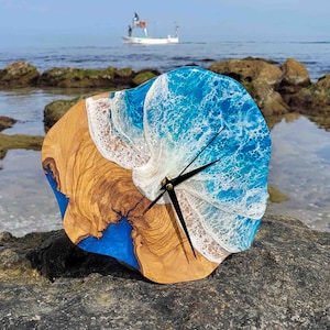Custom Resin and Olive Wood Wall Clock, Epoxy Resin Ocean Art, Beach Decor, Personalized Gift for Him, Personalized Gift for Her, Rustic Wall Decor, Nautical Wall Clock, Coastal Home Decor