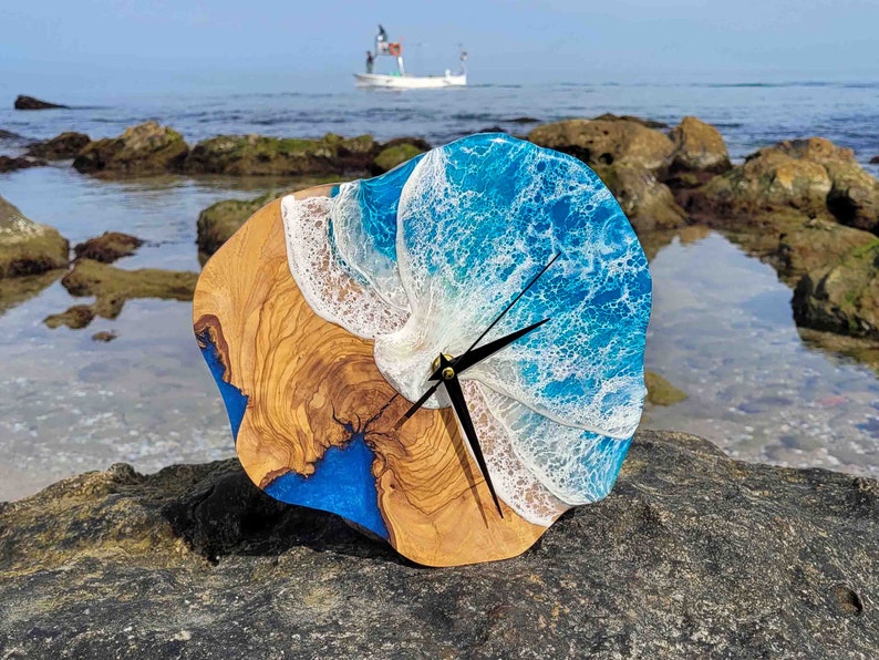 Custom Resin and Olive Wood Wall Clock, Epoxy Resin Ocean Art, Beach Decor, Personalized Gift for Him, Personalized Gift for Her, Rustic Wall Decor, Nautical Wall Clock, Coastal Home Decor