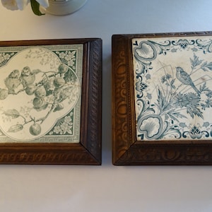 1 of 2, Antique wooden coaster, flower coaster with earthenware tile, birds, Sarreguemines Favori, South of France