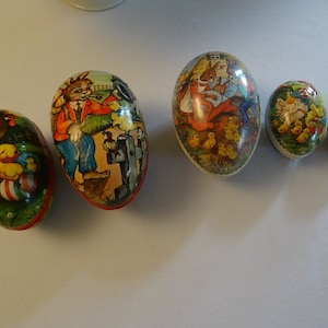 1 van 2 set kartonnen paaseieren, 1 x set van 2 en 1 x set van 3, kleurrijk, vintage, kip, konijn, kippen, kuikens, Pasen, verpakking (L)