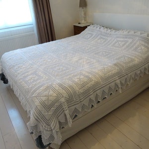 Large handmade plaid from Provence, handmade, boutis, bedspread, crochet blanket, white, antique