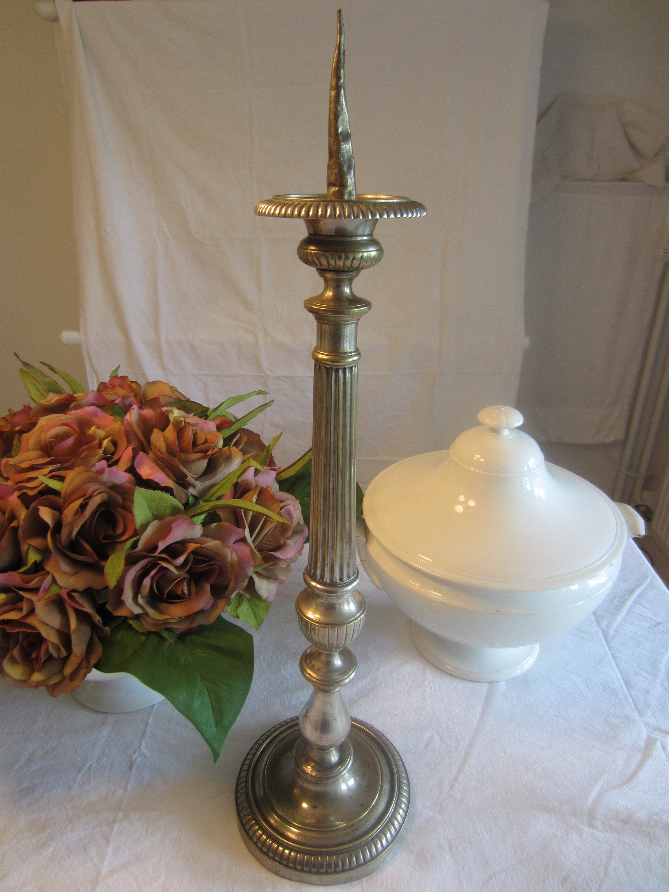 Mbata Brass Candlestick - Antique Brass – Nkuku