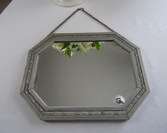 Spiegel Art Deco achthoekig houten frame kettinghanger lade Frankrijk collectible vintage