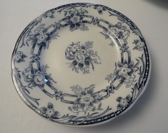 Small platter with base of Sarreguemines "CERES" from France, 1880, earthenware, ironstone, antique