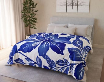 Hawaiian Plush Blanket, Navy Hibiscus Floral (Soft Sherpa Throw)