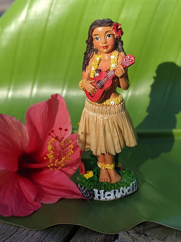 URFEDA Danseuse Hawaienne Voiture Qui Bouge, Hawaienne Fille Danseuse de  Hula, Solaire Danse Jouet Bureau Voiture Fournitures, Hawaienne Dancing  Girl