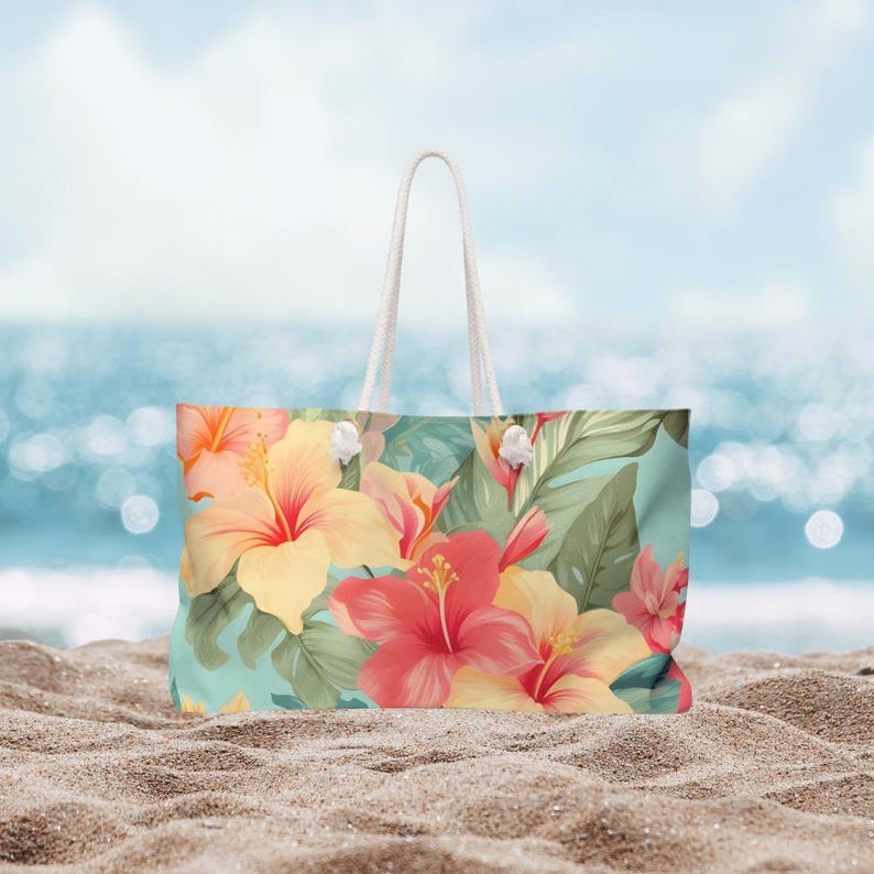 Hawaiian Weekender Tote: Vintage Floral Print (Spun Polyester, Rope Handles) image 1