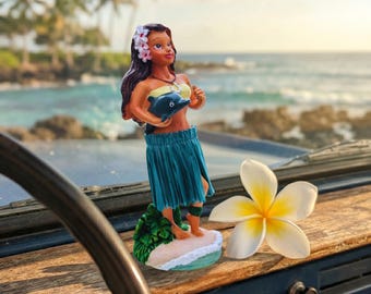 Tableau de bord Hula Doll : Fille hawaïenne peinte à la main - Décoration de voiture tropicale - France