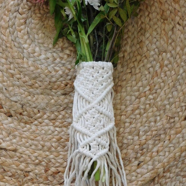 Porte bouquet en macramé pour un mariage bohème - Tour de bouquet de la mariée - Bouquet wrap - Accessoire de mariage naturel & boho