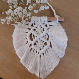 Small macrame feather suspension - eco-responsible cotton