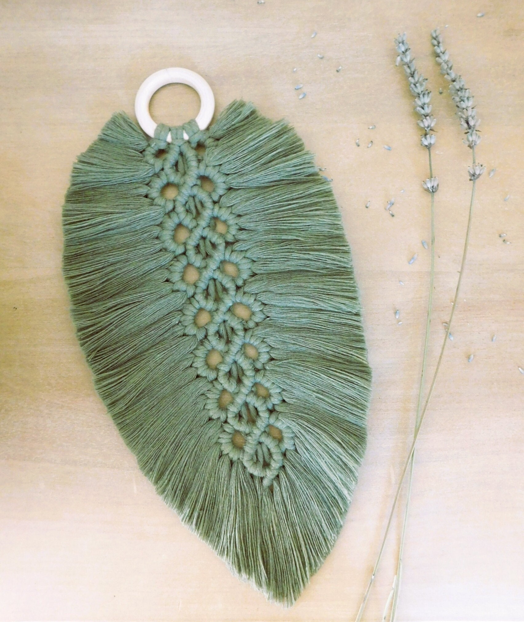 Suspension Murale Plume en Macramé - Décoration Grande à Accrocher