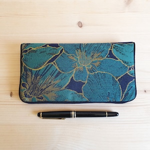 Porte-chéquier jacquard vert émeraude – motif floral doré – fait main en France