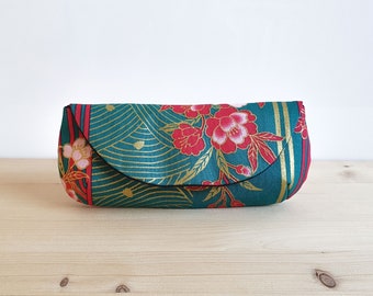 Estuche para gafas de tela japonesa con estampado floral - fondo verde esmeralda - Hecho a mano en Francia